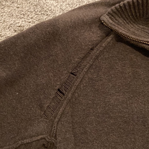 Mens Buckle Brown 1/4 zip sweater. Size XL - Picture 4 of 6